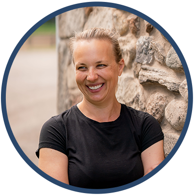 Dr. Richelle Neundorf